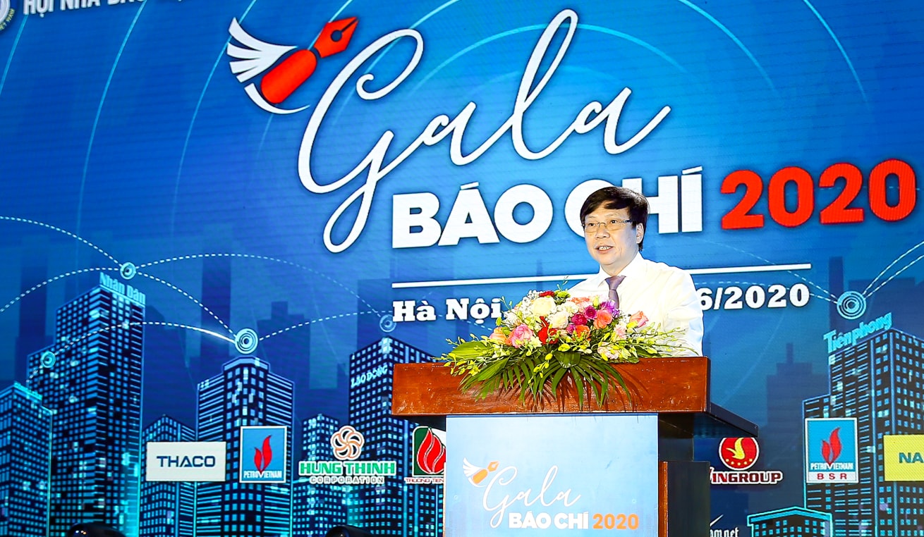 Ông Hồ Quang Lợi – Phó Chủ tịch Thường trực Hội Nhà báo Việt Nam phát biểu khai mạc. Ảnh Sơn Hải