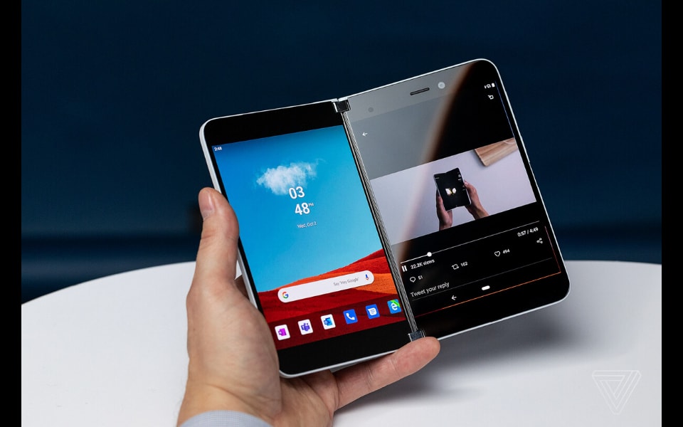 Surface Duo sẽ có 2 màn hình có kích thước 5,6 inch.