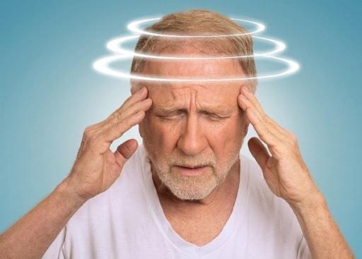 Người già không nên để gió quạt hướng thẳng vào người.
