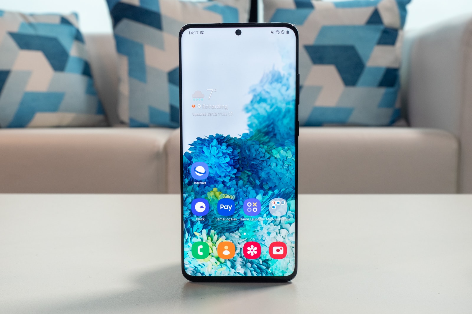 Galaxy S20 Ultra có giá 1400 USD tại Mỹ chưa tính thuế.