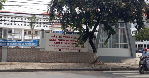 Bà Tô Thị Thanh Xuân đang được điều trị tại Bệnh viện Đa khoa tỉnh Kon Tum. Ảnh: TL.