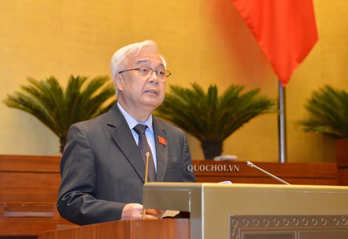 Chủ nhiệm Ủy ban Văn hóa, Giáo dục, Thanh niên, Thiếu niên và Nhi đồng của Quốc hội Phan Thanh Bình trình bày Báo cáo Giải trình, tiếp thu, chỉnh lý dự thảo Luật Thanh niên (sửa đổi).