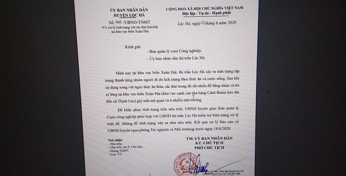 Công văn mà UBND huyện Lộc Hà đưa ra sau khi phóng viên phản ánh về tình trạng rác thải tại bãi biển Xuân Hải. Ảnh: Trần Hoa