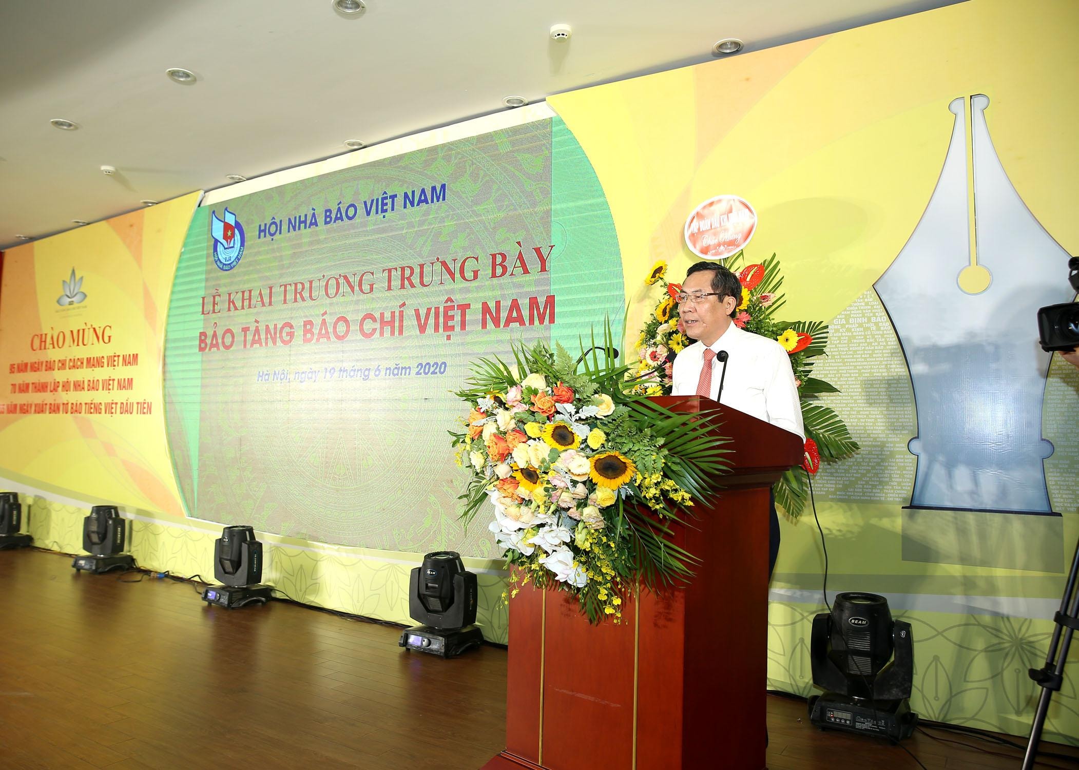Ông Thuận Hữu, Ủy viên Trung ương Đảng, Tổng Biên tập báo Nhân dân, Phó Trưởng ban Tuyên giáo Trung ương, Chủ tịch Hội Nhà báo Việt Nam phát biểu tại buổi lễ. Ảnh: Sơn Hải