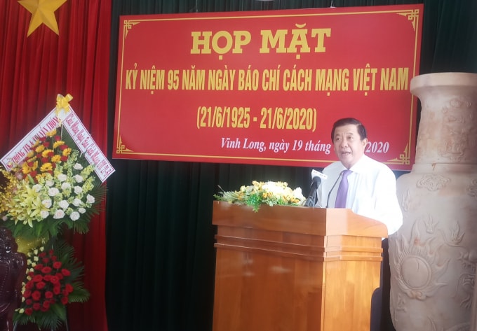 Ông Bùi Văn Nghiêm, Phó Bí thư thường trực Tỉnh ủy, Chủ tịch HĐND tỉnh Vĩnh Long phát biểu tại buổi họp mặt. (Ảnh: Minh Luân)