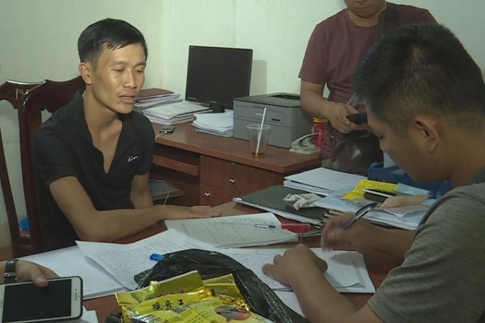 Các đối tượng trong đường dây vận chuyển ma túy đá bị công an bắt giữ. Ảnh: Lin Xong