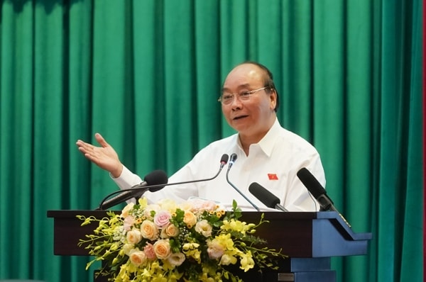 Thủ tướng Nguyễn Xuân Phúc phát biểu tại buổi tiếp xúc cử tri. Ảnh: VGP