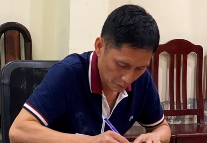 Vũ Quốc Long tại cơ quan Công an. Ảnh: CAHP.