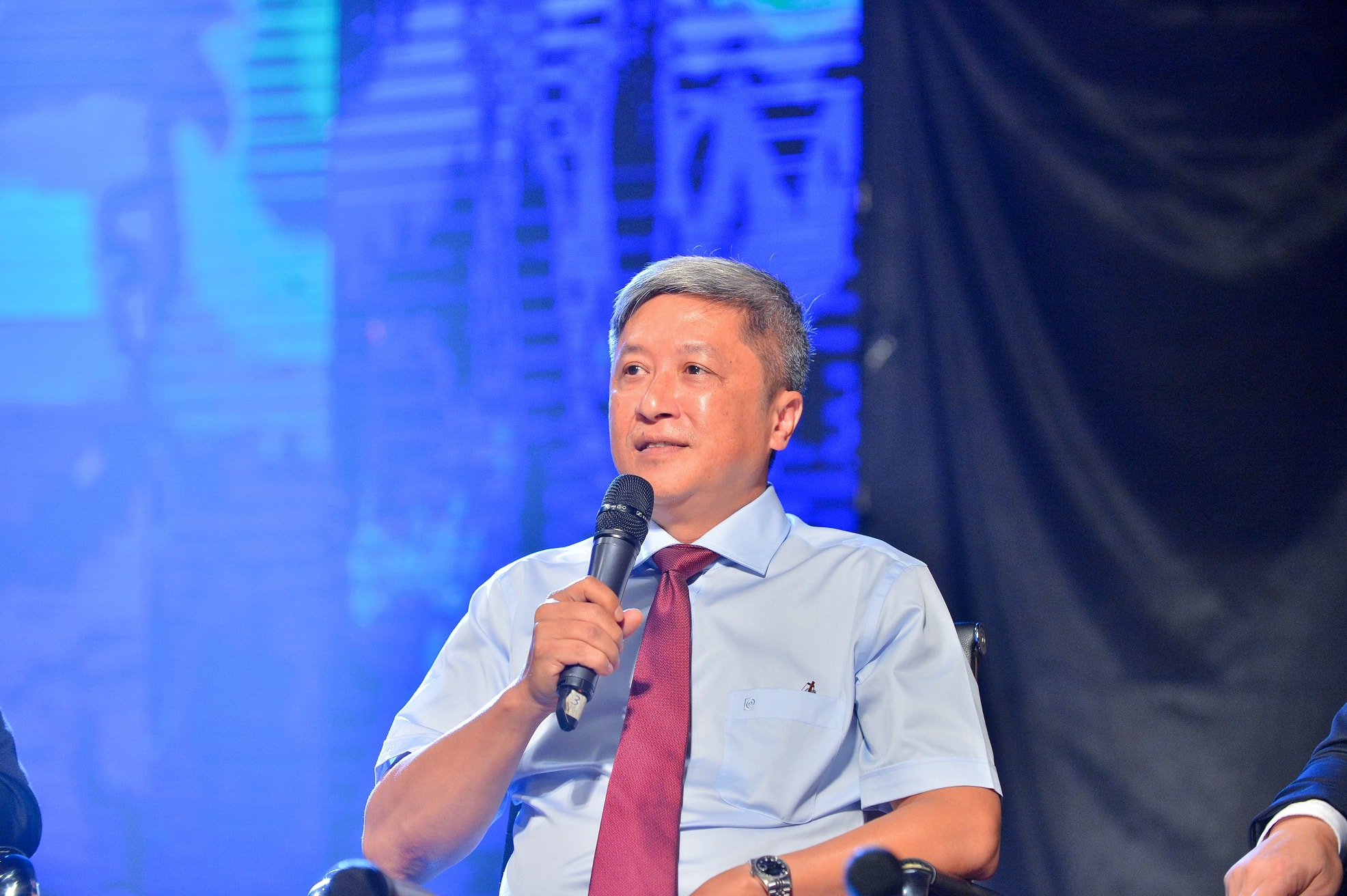 Thứ trưởng Bộ Y tế Nguyễn Trường Sơn phát biểu tại buổi Tọa đàm.