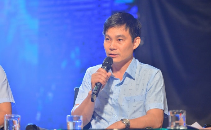 Tiến sĩ Vũ Đình Phú, Trưởng khoa hồi sức tích cực bệnh viện Nhiệt đới Trung ương chia sẻ quan điểm trong buổi Tọa đàm.