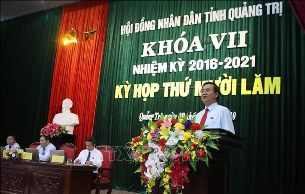 Ông Võ Văn Hưng phát biểu tại kỳ họp thứ 15, HĐND tỉnh Quảng Trị. Ảnh: TTXVN