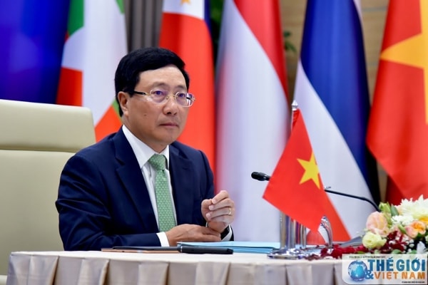 Phó Thủ tướng, Bộ trưởng Bộ Ngoại giao Phạm Bình Minh phát biểu khai mạc Hội nghị không chính thức Bộ trưởng Ngoại giao ASEAN. Ảnh: TG&VN