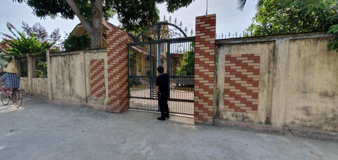 Nhà ở của Lê Xuân Hoàng tại thôn Nam Đoan Vỹ, xã Hoằng Thịnh, huyện Hoằng Hóa, tỉnh Thanh Hóa đã trở nên vắng lặng kể từ khi đối tượng Hoàng bị bắt