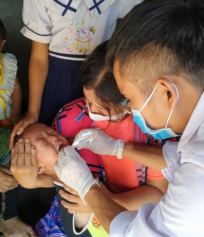 Ngành Y tế Đắk Nông tổ chức điều trị dự phòng cho hàng ngàn người dân. Ảnh: TL.