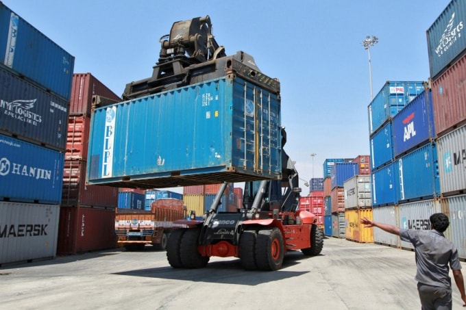 Hình ảnh container của Trung Quốc tại một cảng của Ấn Độ. Ảnh: SMCP