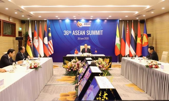 Thủ tướng phát biểu tại phiên họp toàn thể Hội nghị Cấp cao ASEAN lần thứ 36. Ảnh: TL