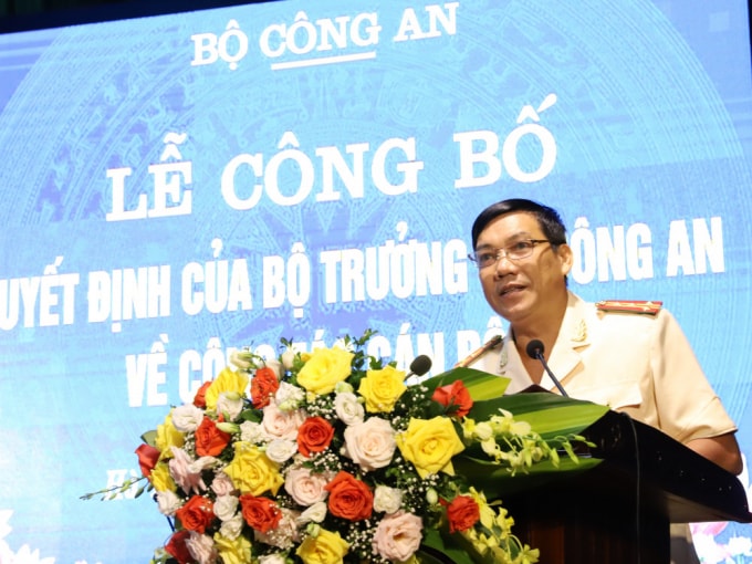 Đại tá Lê Khắc Thuyết – tân Giám đốc Công an Hà Tĩnh phát biểu tại buổi lễ