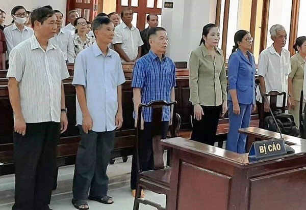 Các bị cáo tại phiên tòa
