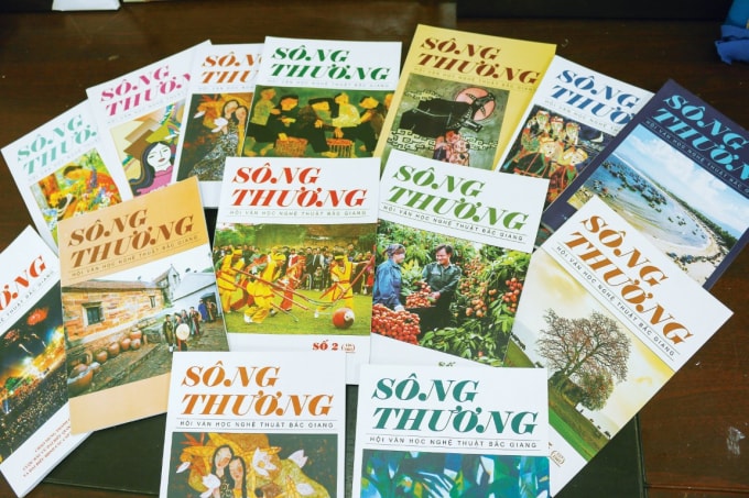 Tạp chí Sông Thương.