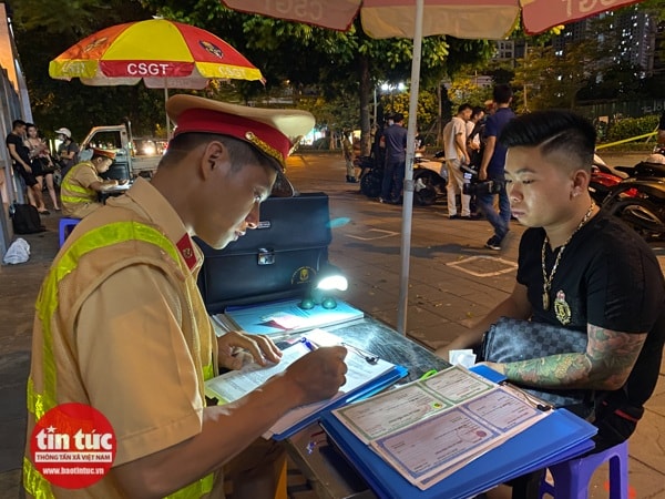 Bộ Công an đề xuất tước giấy phép lái xe đối với 11 hành vi vi phạm. Ảnh: Báo Tin tức