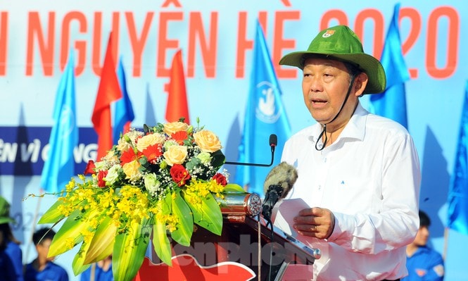 Phó Thủ tướng Thường trực Trương Hòa Bình phát biểu tại Lễ ra quân. Ảnh: TPO