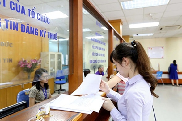 Quy định giảm 50% lệ phí trước bạ xe ô tô sản xuất, lắp ráp trong nước không phụ thuộc vào thời điểm xuất hóa đơn mua xe. Ảnh minh họa