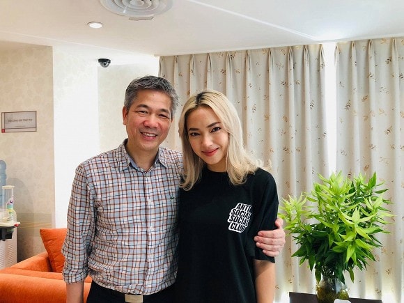 Bác sĩ Bùi Tiến Hùng và Châu Bùi.