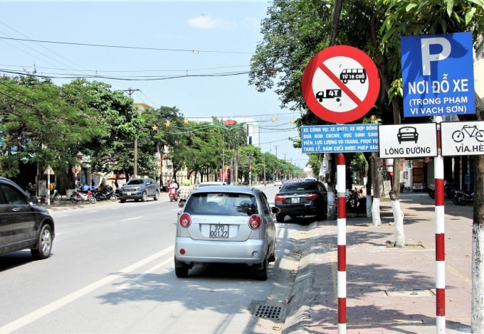 Quy chuẩn quốc gia về biển báo hiệu đường bộ chính thức có hiệu lực từ ngày 1/7 với nhiều điểm mới mà lái xe cần lưu ý. Ảnh minh họa