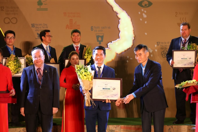 Năm 2019 là lần thứ 4 liên tiếp Amway có mặt trong bảng xếp hạng Top 100 doanh nghiệp phát triển bền vững.