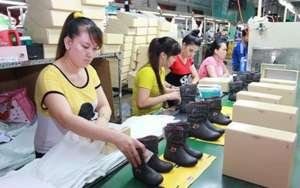 Quy định cấm người có chức vụ, quyền hạn trong quân đội quản lý, điều hành doanh nghiệp tư nhân trong năm đầu sau khi nghỉ hưu nhằm ngăn chặn tình trạng thành lập doanh nghiệp “sân sau” để tham nhũng. Ảnh minh họa