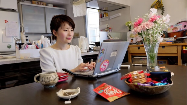 Nhờ làm việc từ xa, phụ nữ công sở Nhật Bản tránh được bị quấy rối