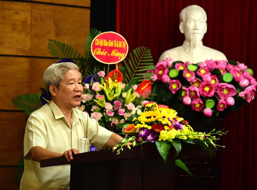 Phó Chủ tịch Thường trực Hội Nhà báo thành phố Hà Nội Nguyễn Viêm Hoàng phát biểu tại đại hội(ảnh: baohanoimoi).