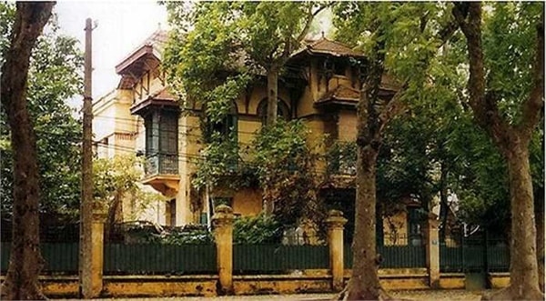 Gần đây, tình trạng tự ý cải tạo, thay đổi thiết kế các căn biệt thự cổ diễn ra khá phổ biến trên địa bàn Hà Nội. Ảnh minh họa