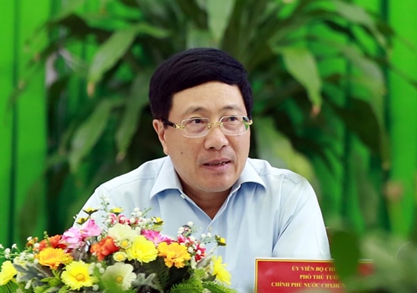Phó Thủ tướng, Bộ trưởng Ngoại giao Phạm Bình Minh yêu cầu các địa phương phải tập trung mọi nguồn lực để có mặt bằng sạch cho các dự án. Ảnh: VGP