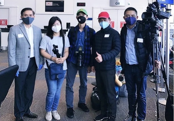 Ê-kíp sản xuất tại sân bay quốc tế San Francisco. Ảnh: vtv.vn