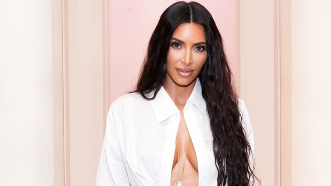 Kim-Kardashian gây tranh cãi với danh xưng tỷ phú