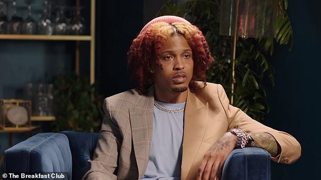 August Alsina trong chương trình The Breakfast Club.