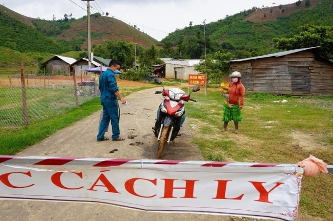 Trong thời gian tới, đơn vị chức năng sẽ đến các vùng lân cận để điều tra, chống dịch kịp thời, ngăn không cho virus lây lan.