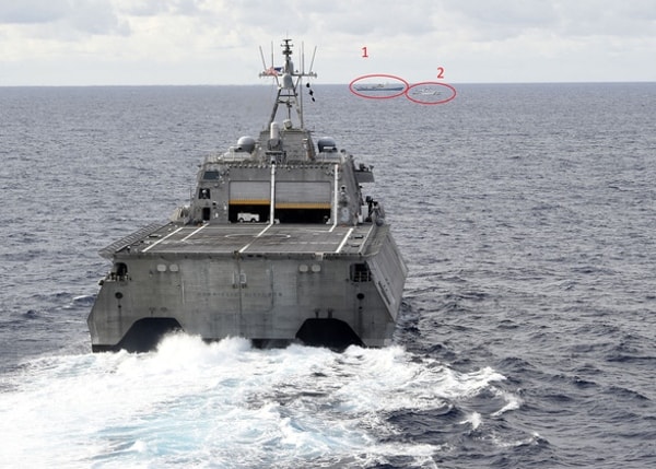 Tàu USS Gabrielle Giffords tăng tốc tiến tới khu vực tàu kiểm ngư Việt Nam (số 2) đang chạm trán với tàu Hải Dương 4 (số 1). Ảnh: Hải quân Mỹ