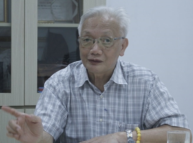 Thầy Nguyễn Tùng Lâm cho rằng, khi xảy ra mâu thuẫn giữa phụ huynh và nhà trường thì nên tìm cách thương lượng, thuyết phục không lôi kéo học sinh vào (ảnh Trinh Phúc).