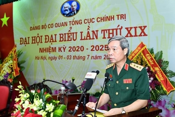 Thượng tướng Đỗ Căn, Bí thư Đảng ủy Cơ quan Tổng cục Chính trị nhiệm kỳ 2020-2025, Phó Chủ nhiệm TCCT phát biểu bế mạc đại hội. Ảnh: QĐND