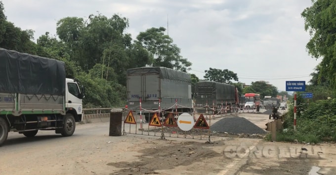 Bảo đảm an toàn giao thông trên các tuyến quốc lộ trọng điểm, xử lý những vi phạm an toàn trong thi công, đổ vật liệu lấn chiếm lòng đường