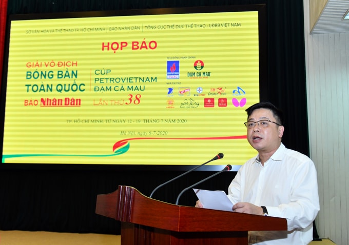 Nhà báo Quế Đình Nguyên, Phó Tổng Biên tập Báo Nhân Dân phát biểu . Ảnh: Duy Linh
