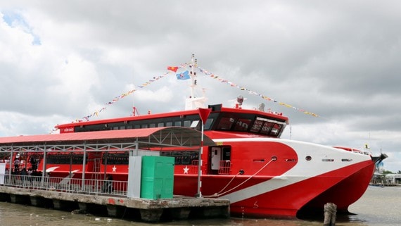 Tàu cao tốc Phú Quốc Express được đưa vào phục vụ tuyến du lịch Cà Mau - Nam Du - Phú Quốc.