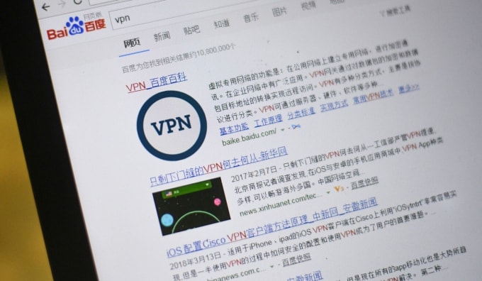Mạng riêng ảo (VPN) từ lâu đã được sử dụng ở Trung Quốc để truy cập các trang web bị chặn, điều gì đó vốn không cần thiết ở Hong Kong trước đây. Sự quan tâm đến VPN hiện đang tăng lên trong thành phố khi người dùng internet trở nên quan tâm hơn về bảo mật của họ. Ảnh: AFP