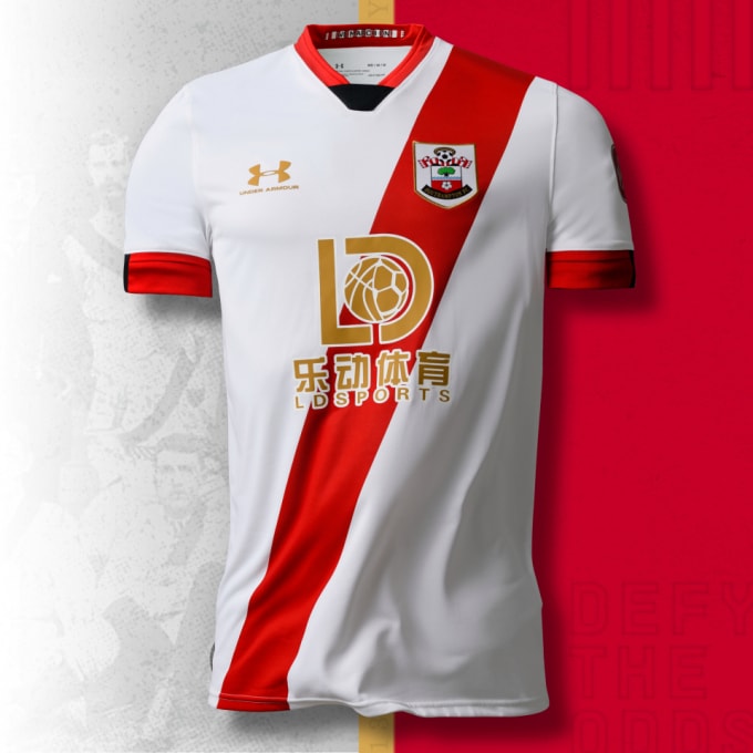 Mẫu áo đấu sân nhà và sân khách của Southampton.