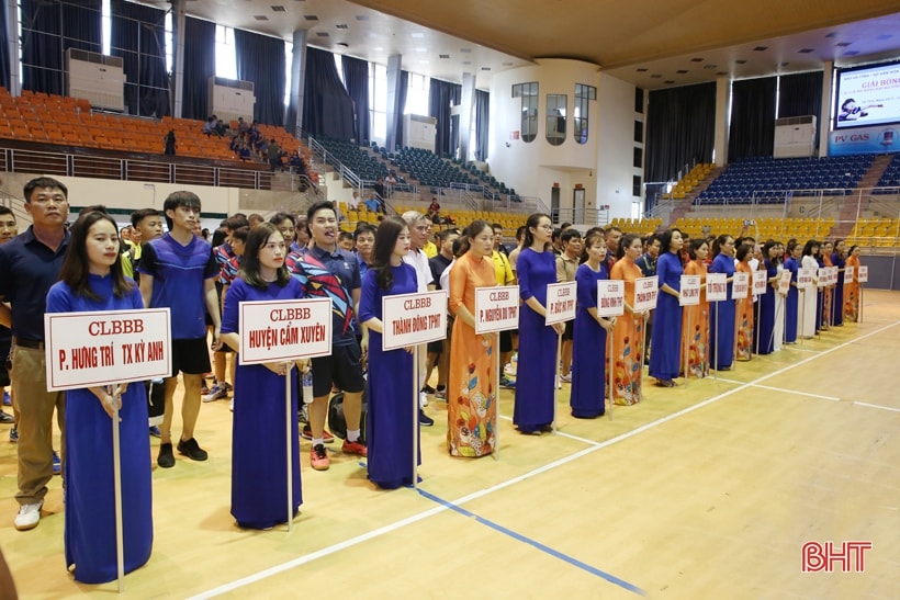 Toàn cảnh buổi lễ khai mạc(ảnh: baohatinh).