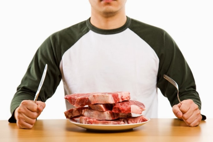 Ăn quá nhiều thịt, nam thanh niên bị sốc phản vệ. Ảnh: TL.