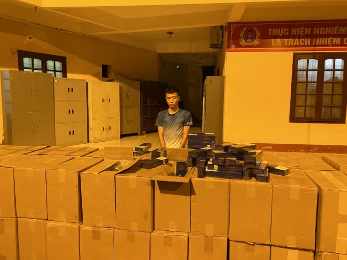 Đối tượng và tang vật thu giữ tại cơ quan công an
