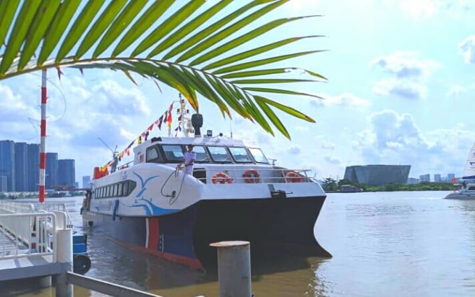 Các chuyên gia cho rằng, tuyến du lịch đường thủy được “trình làng” sẽ góp phần phát triển du lịch, giảm áp lực kẹt xe cho đường bộ.